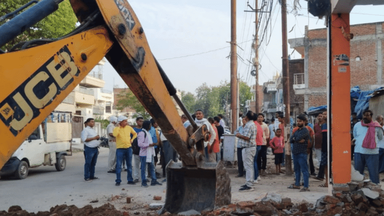 madhya-pradesh-mein-naye-daur-kee-shuruaat-jarjar-imaraton-kee-jagah-ab-banengee-bahumanjila-imaaraten (1)